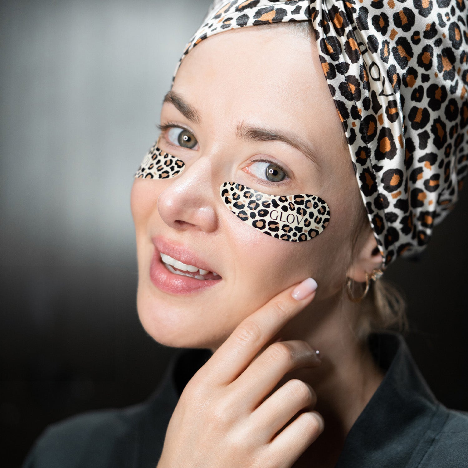 glov-the-lazy-luxe-duo-set-de-lujo-con-gorro-de-sat-n-y-parches-oculares-reutili image 2