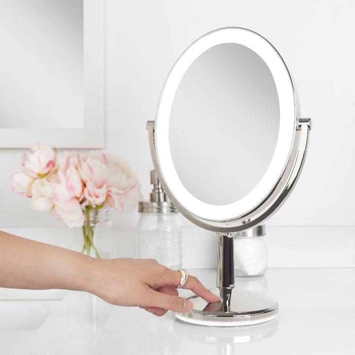 zadro-huntington-lighted-makeup-mirror-espejo-de-maquillaje-led-recargable-5x-1x image 2